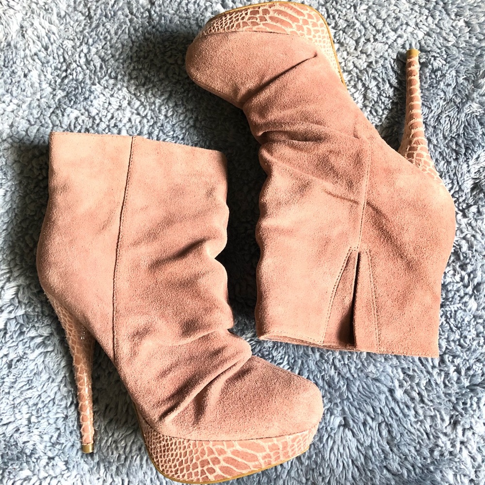 Platform ankle boot